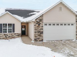 4647 N Cherryvale Ave, Appleton, WI 54913