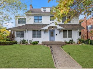 946 Allen Ln, Woodmere, NY 11598