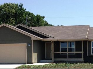325 SE 44th St, Topeka, KS 66609