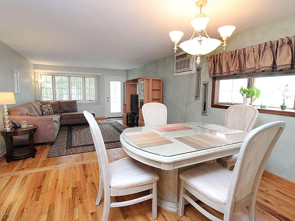 2nd image of 79 Redgrave Ave