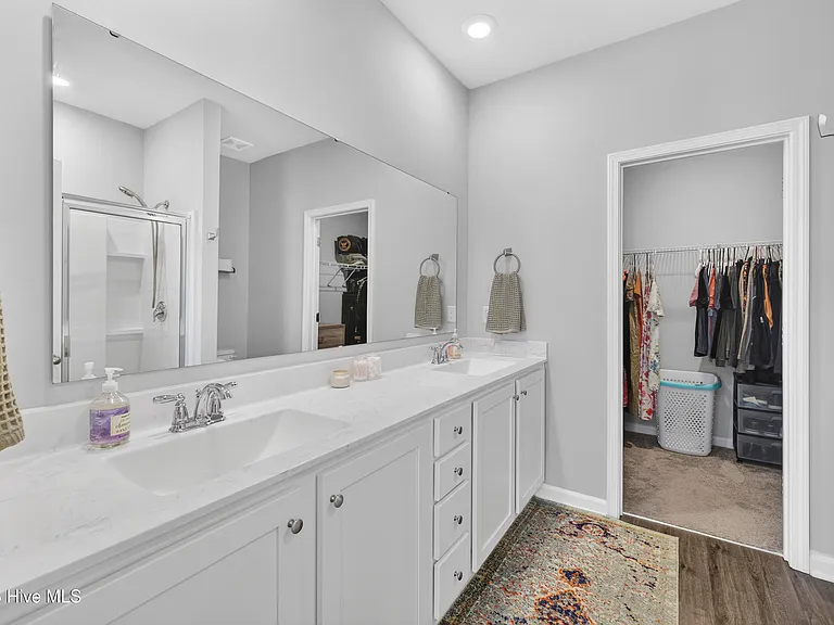 3647 Roseblossom Dr — Photo 26