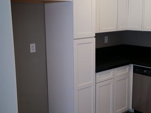3rd image of 7627 Newlin Ave APT A