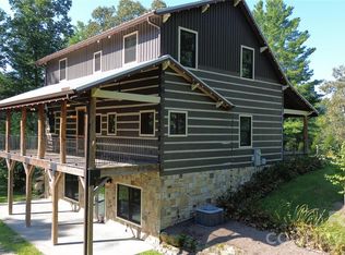 10 Black Bear Valley Dr, Hendersonville, NC 28792