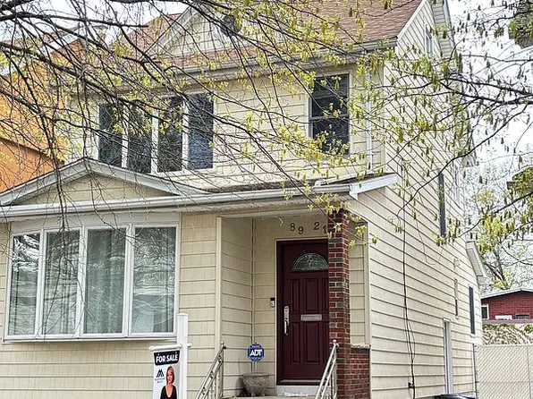 8921 Aubrey Ave, Ridgewood, NY 11385