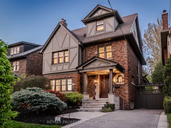 59 Grenview Blvd N, Toronto, ON M8X 2K3