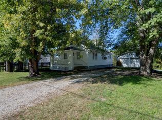 5554 E Melwood Ave, Decatur, IL 62521