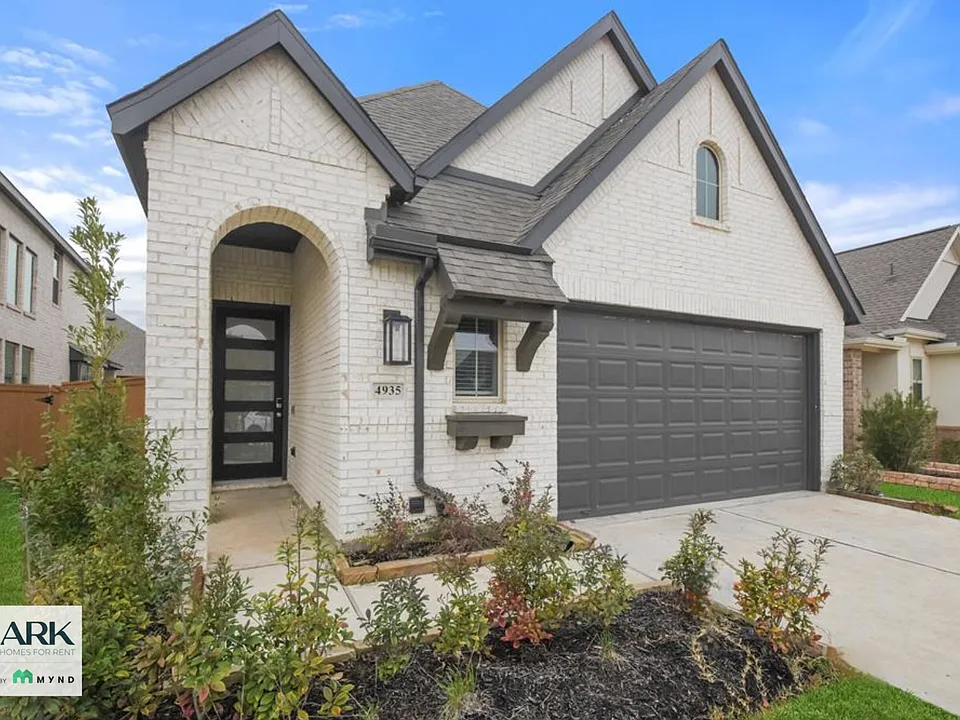 4935 Shimmer Side Dr