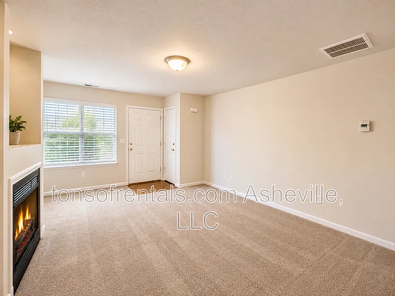 85 Farington Cir — Photo 4