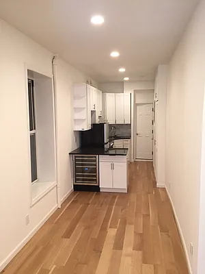 Rented by Skyline Realty LLC II | media 18