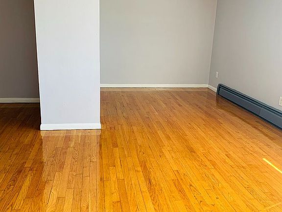 5th image of 5904 50th Ave Unit 16
