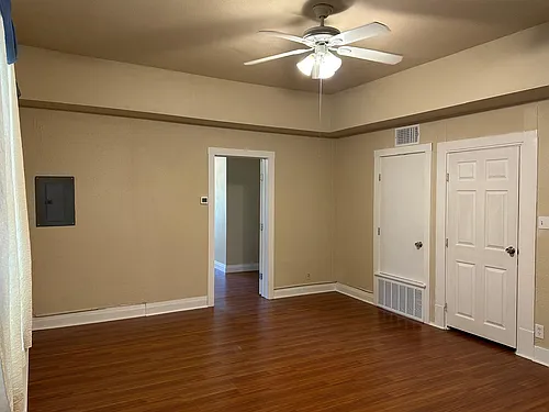 5208 E Side Ave #1 Photo 1