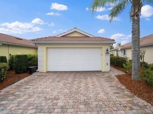 2121 Burgos Dr, Sarasota, FL 34238