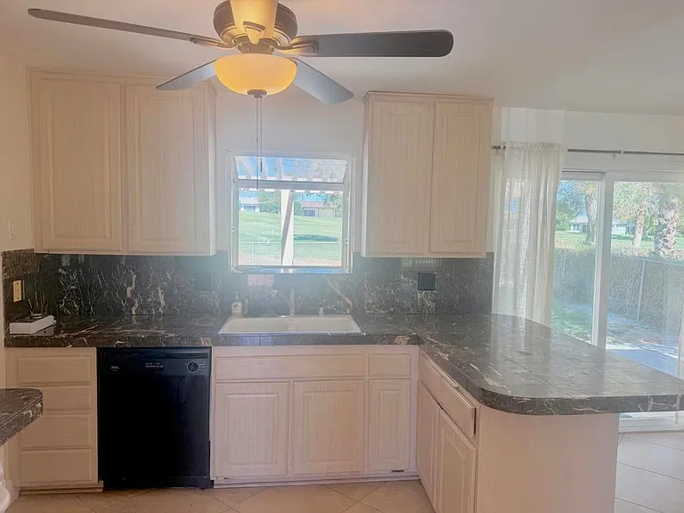 43586 Virginia Ave — Photo 8