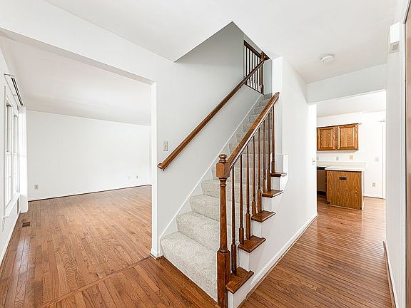 5th image of 2987 S Foxridge Ct