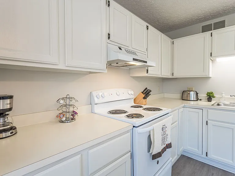 Seven Hearths Homestead Apartments — Photo 5