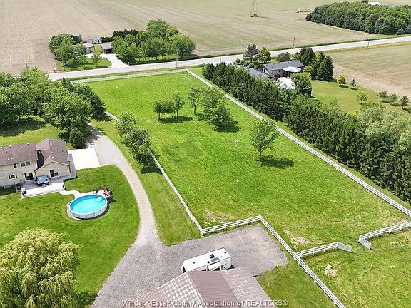 2nd image of 1420 County Road 31