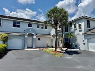 4850 Grapevine Way, Davie, FL 33331