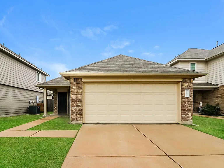 18942 Brescia Ln — Photo 1