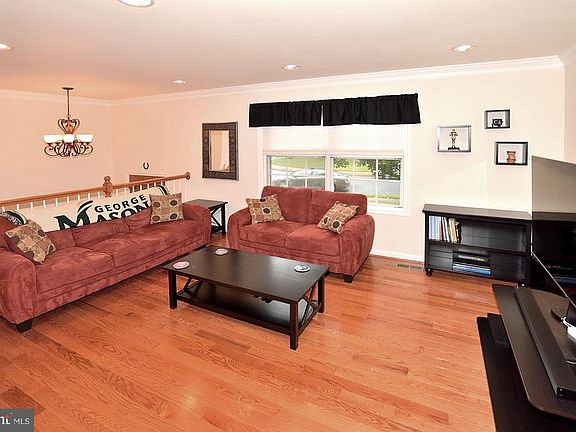 5th image of 1235 Sunset Ct
