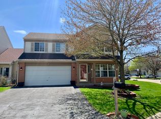 6 Redbud Ct, Lake In The Hills, IL 60156