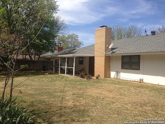 3rd image of 3101 Hemlock Dr