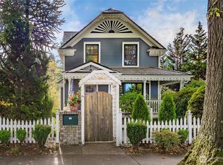 915 Front St, Lynden, WA 98264