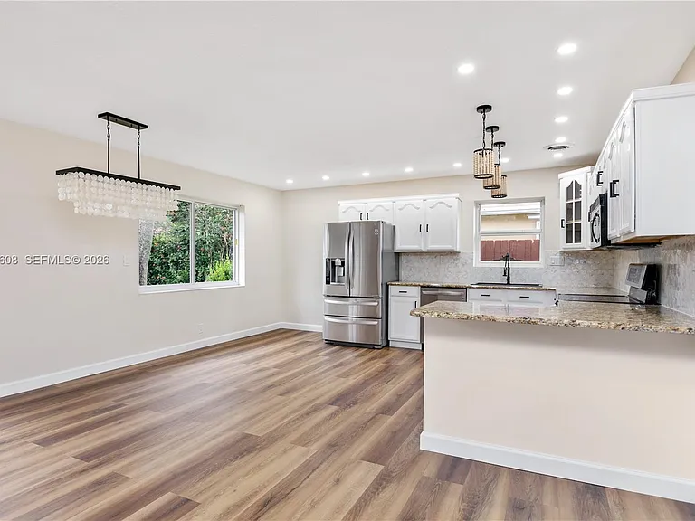 1507 Harding St — Photo 27