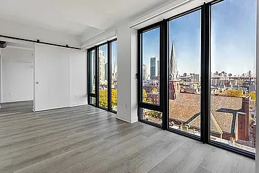 10-25 Jackson Avenue, #PHD