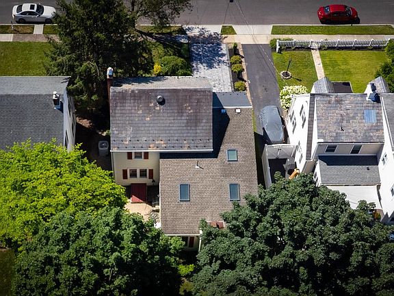 5th image of 158 Fenwood Ave
