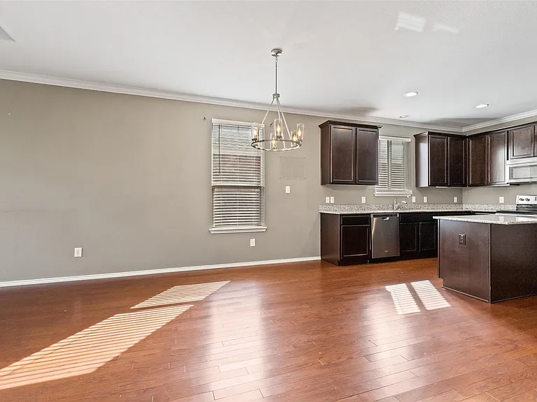 2904 Whispering Pine Blvd — Photo 6