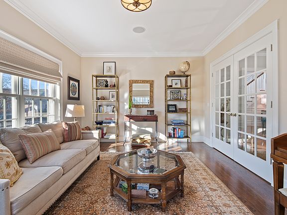 1030 Seven Oaks Lane
