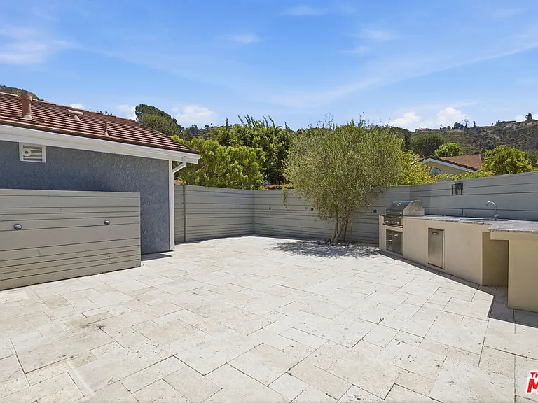 1314 Avenida De Cortez — Photo 33