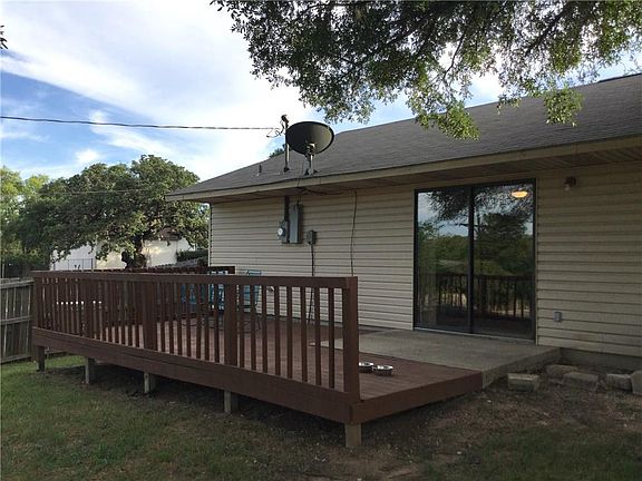 4th image of 215 Landon Dr