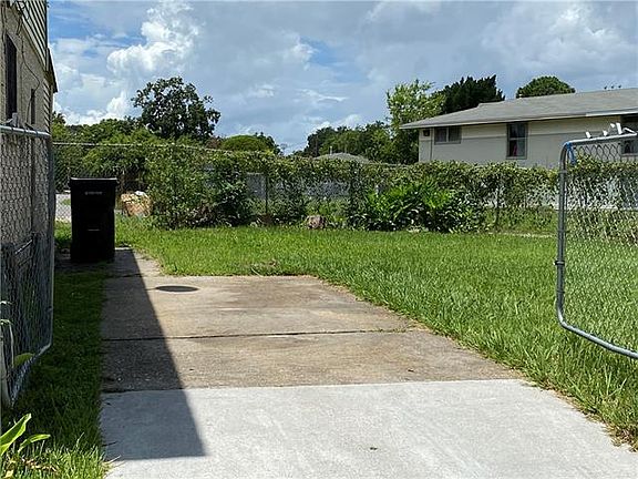4th image of 1605 Southlawn Blvd