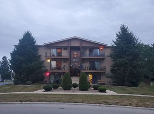 12825 Carriage Ln APT 2A, Crestwood, IL 60445
