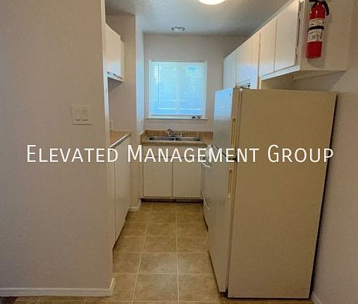 5th image of 1001 Louisiana Blvd SE #6