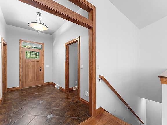 4th image of 3940 Sunnyview Rd