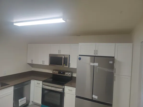 302 Lakeview Dr E #302, West Palm Beach, FL 33411