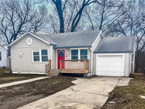 1001 NE 44th St, Kansas City, MO 64116