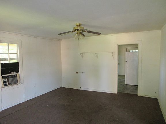 3rd image of 213 W 13th St