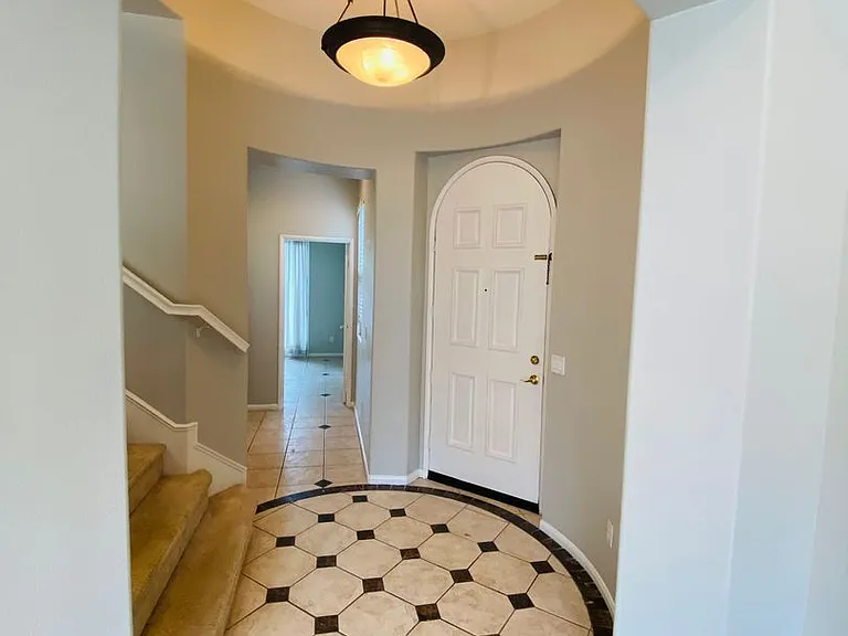 1162 Alexandra Ln — Photo 9