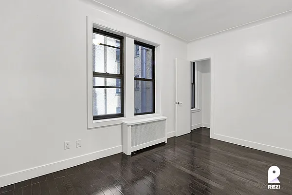 Rented by REZI | media 125