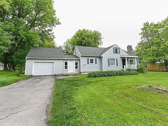 3rd image of 2282 W Henrietta Rd