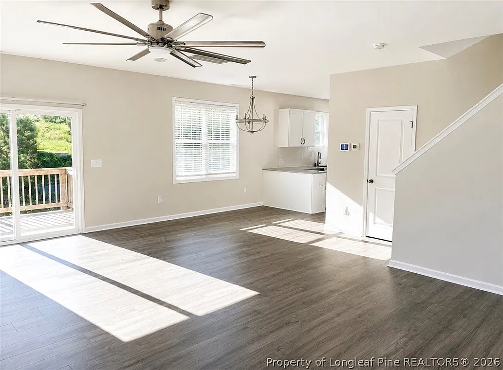 3 bed, 2.5 bath, 1600 sqft, $2,200 — Photo 3