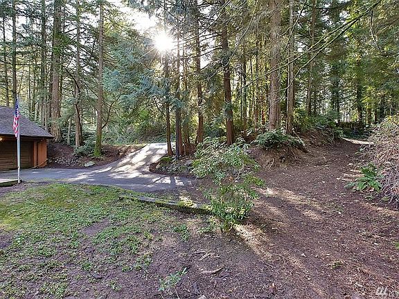 3rd image of 2130 NE Oriole Way
