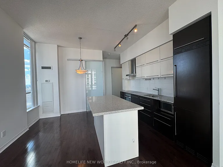 770 Bay St #Penthouse 206 — Photo 10