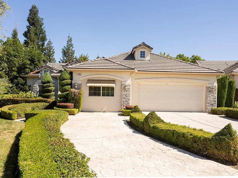 1120 E Sawgrass Ave — Photo 4