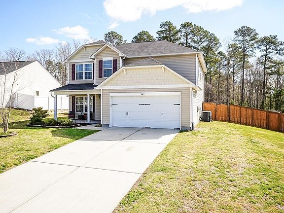 4th image of 820 Pitch Pine Dr