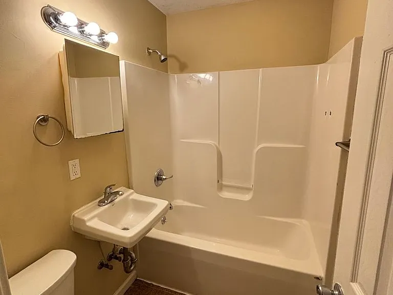 1203 N Coler Ave — Photo 5