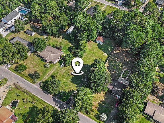 5th image of 917 Tiffany Ln.